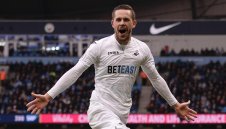 Eвертън все пак договори Сигурдсон