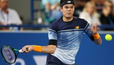 Раонич детронира Федерер в Бризбън