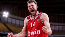 Александър Везенков с нов страхотен мач за Олимпиакос 