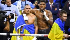 Ще има ли мач за абсолютен световен шампион? От лагера на Усик скочиха на IBF