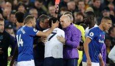 Отмениха червения картон на Сон