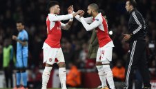 Арсенал ще бъде между 6 и 8 седмици без Окс