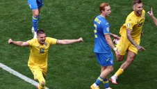 Румъния попиля Украйна и направи мечтан старт + ВИДЕО