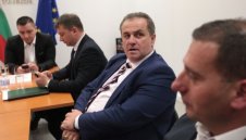 СКАНДАЛ: Обвиниха шеф в БФС за присвояване на 2 млн. лева