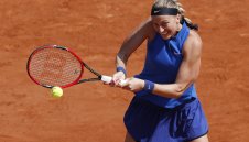 Голям резил за Квитова! Отнесе 2 "геврека" и е аут от "Ролан Гарос"