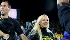 Жената на Попето отвърна на Левски: Откак те няма, отвори рана!