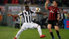 ОФИЦИАЛНО: Интер подписа с Асамоа и Де Врай