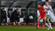 Янис Карабельов се завръща