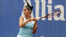 Първата българска представителка на Уимбълдън започна с победа