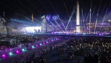 Параолимпийските игри бяха открити с грандиозен спектакъл в сърцето на Париж