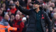 Популистът Клоп лъже сладко с голяма цел