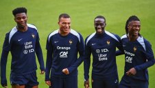 Без въпроси за политика към Мбапе и компания 