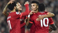 Ливърпул отново смаза от бой Ман Юнайтед и вече е лидер + ВИДЕО