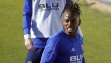 Валенсия се разделя с издънката Батшуай