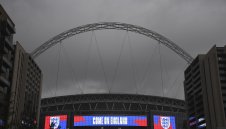 Куриоз! Вратар вкара гол от 100 метра + ВИДЕО