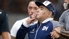 Коронавирус: Марадона с дарение към Аржентина 