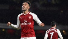 Арсенал размаза клетите "карамели", Оба дебютира с гол