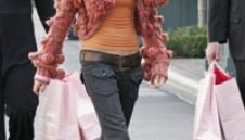 Залагат дали Виктория ще пазарува в Германия