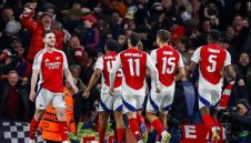 Справедливо ли е? В Англия клекнаха пред Арсенал