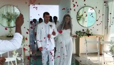 Горчиво! Звезда на Славия вдигна сватба на Малдивите