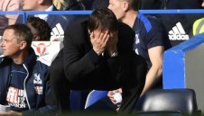 Палас шокира Челси с 2:1! Интригата за титлата е жива