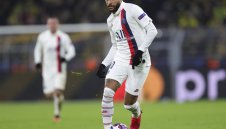 Неймар трябва да се откаже от чували с пари заради Барса 