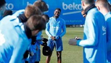 Радост в Барса: Юмтити се завърна