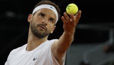 Спрягат румънска сексбомба за гадже на Гришо + СНИМКИ