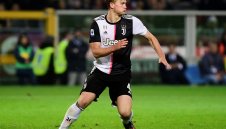 Де Лихт съжалява, че избра Юве пред Барселона