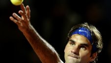 Федерер спечели среднощния сблъсък с Фереро