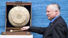 Великият Анатолий Карпов е в изкуствена кома