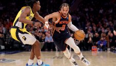 Брънсън преодоля контузия и вдъхнови Никс за обрат