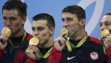 Легендата Майкъл Фелпс докосва още едно злато в Рио