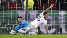 Тотнъм отърва кожата в Леверкузен + ВИДЕО