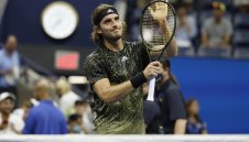 Циципас обърна Мъри след близо петсетов трилър