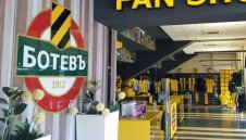 Ботев има три месеца да се изплати на община Пловдив