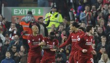 Могъщ Ливърпул разнебити Уотфорд и направи нова крачка към титлата