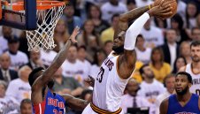 Кливланд съсипа Детройт с 20 тройки