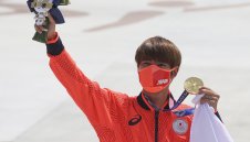 Японец с историческа олимпийска титла в скейтборда