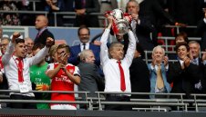 В Арсенал ще настъпи катаклизъм, ако Венгер си тръгне