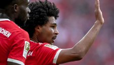 Байерн позлатява "граната"