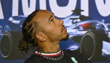 Не е зле. Люис ще прибира по 50 милиона на година