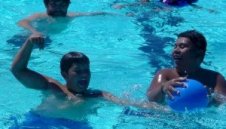 Гмуркачи гледаха финала под вода