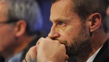 Коронавирусът победи футбола: УЕФА обмисля нулев сезон. Ливърпул остава без титла