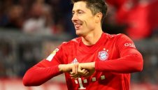 Робeрт Левандовски ляга под скалпела след мача с Волфсбург