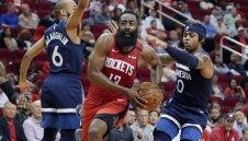 Брадата и Хюстън спряха пропадането след труден успех