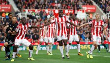 Стоук даде нов договор на Маме 