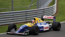 Уилямс пусна на пистата болида на Менсъл от 1992