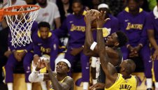 Езерняците оцеляха срещу Вълците, ще играят с Мемфис