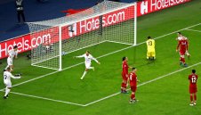 Ван Дайк призна: Сбърках срещу ПСЖ